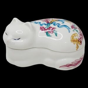 Vtg Hand-painted Cat Trinket Box Porcelain made for Elizabeth Arden exclusively